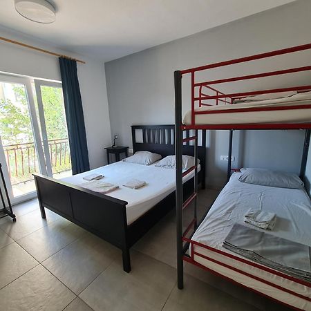 SUBTUB Hostel Makarska Exteriör bild
