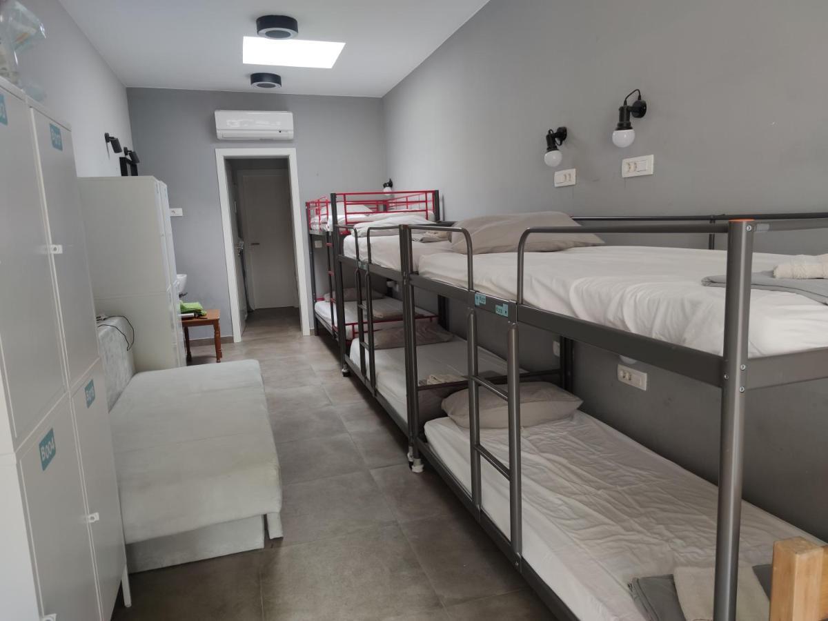 SUBTUB Hostel Makarska Exteriör bild