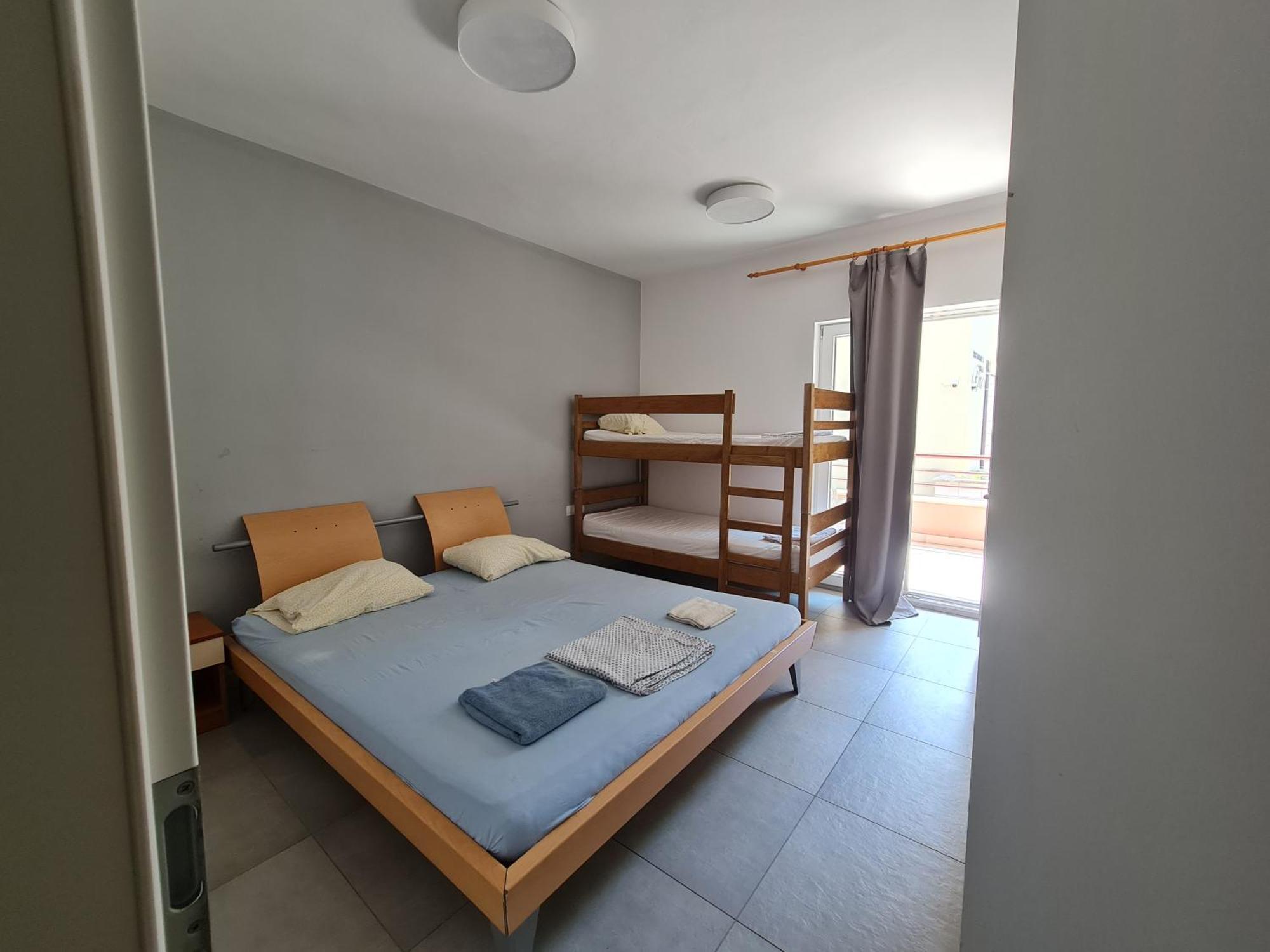 SUBTUB Hostel Makarska Exteriör bild