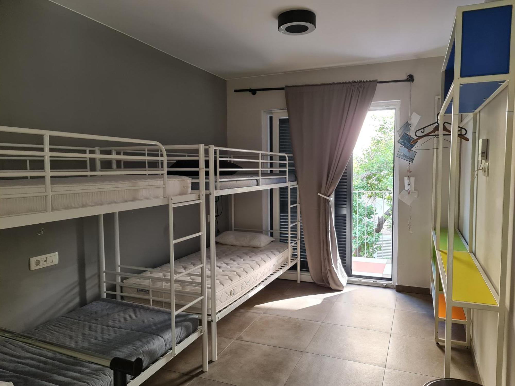 SUBTUB Hostel Makarska Exteriör bild
