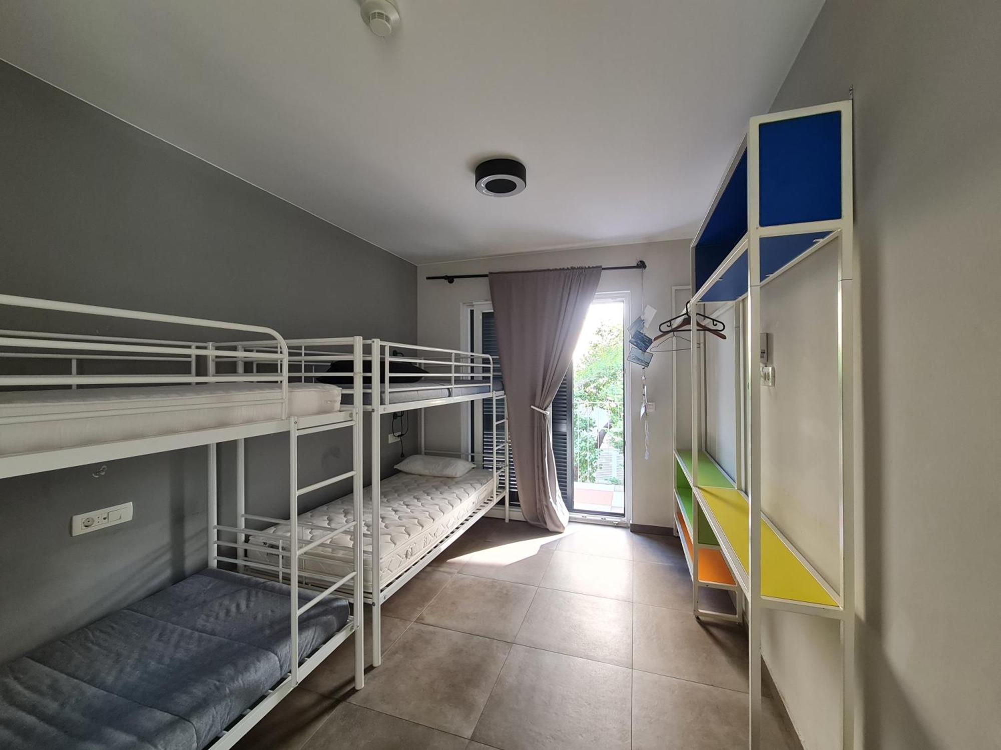 SUBTUB Hostel Makarska Exteriör bild