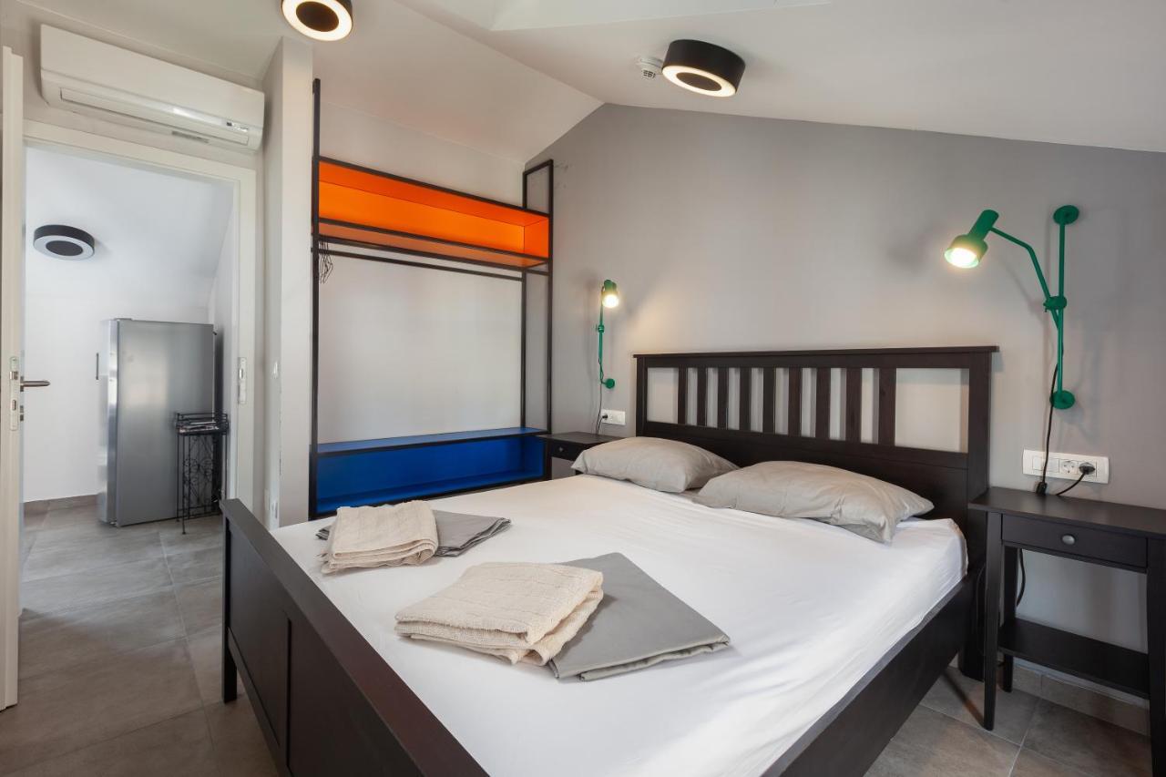 SUBTUB Hostel Makarska Exteriör bild