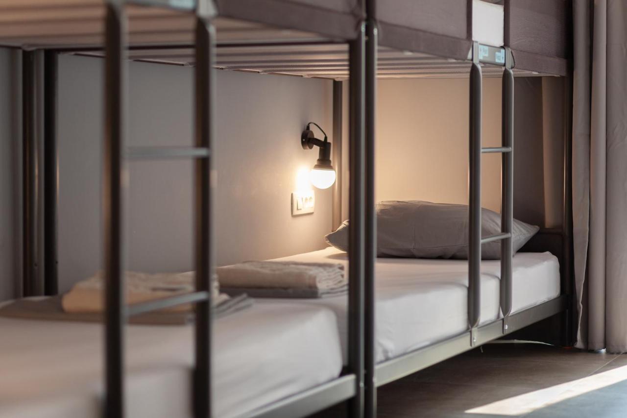 SUBTUB Hostel Makarska Exteriör bild